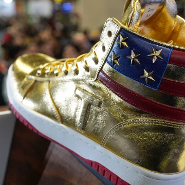 Trumps Limited Edition Crypto Sneakers auf eBay für bis zu 2.500 $ erhältlich